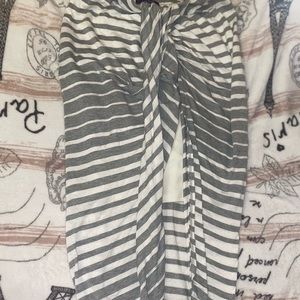 Grey and white skirt, size: M